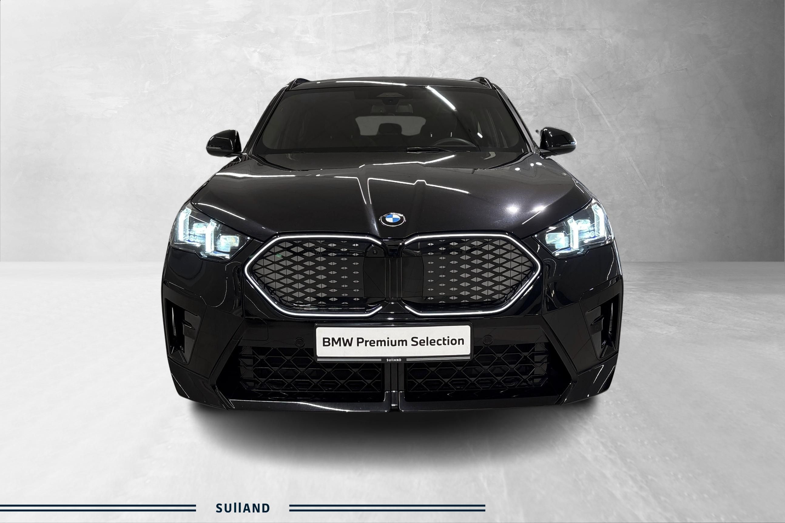 Thumnail bilde 1 av BMW iX2 xDrive30