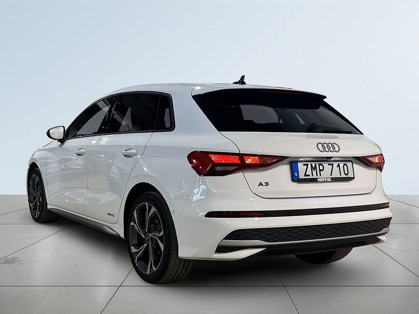 Bild 5 av Audi A3 Sportback 35 TFSI S Proline Adv Kamera Carplay S-hjul MOMS