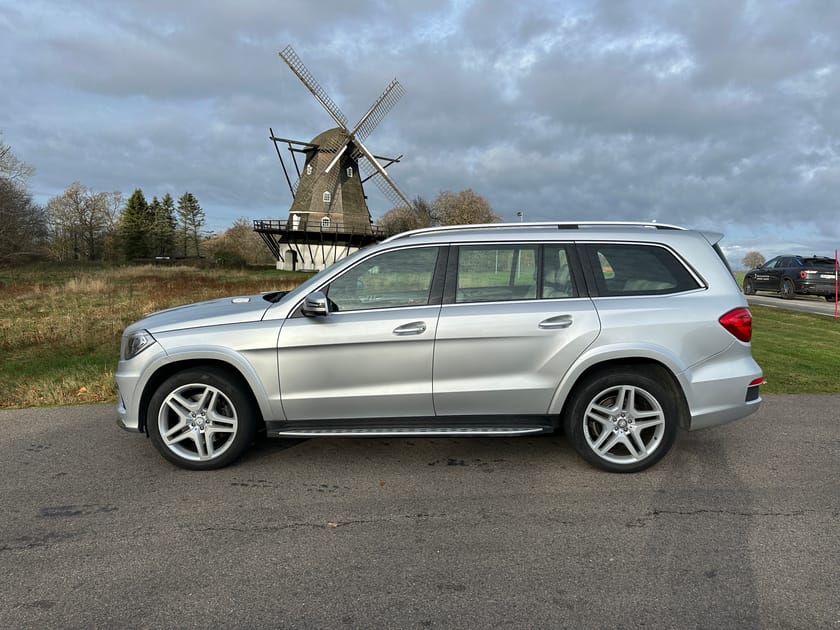 Bild 2 av Mercedes-Benz GL 350 BlueTEC 4MATIC Svensksåld MB GL350 - magisk sin färgkombo och nära nyskick...!