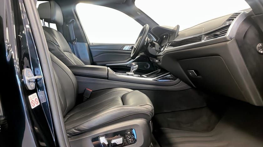 Bild 3 av BMW X7 M50d xDrive M Sport, B&W, Sky Lounge, Soft Close, Laser, Värmare 22"