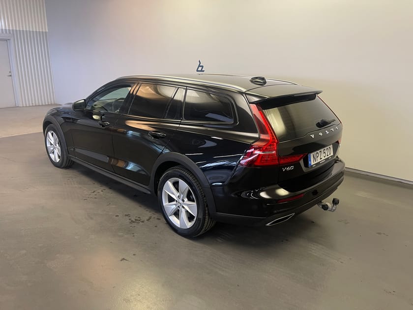 Bild 3 av Volvo V60 Cross Country D4 AWD Advanced SE / Dragkrok / Tonade rutor / Navigation /
