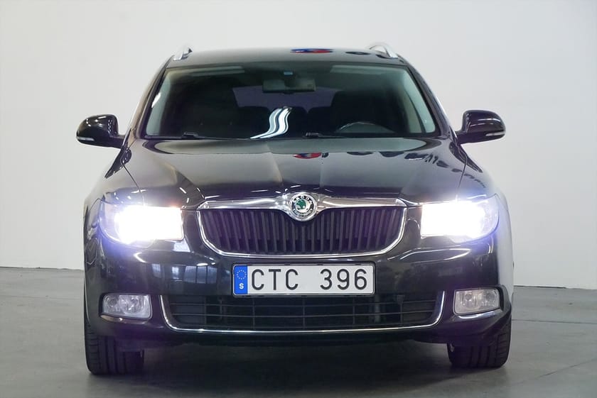 Bild 2 av Škoda Superb Kombi Skoda 2.0 TDI AUT | 979 kr/mån | Drag | Ambition