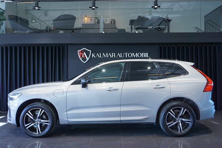 Bild 3 av Volvo XC60 Recharge T6 AWD 341HK R-Design Pano VOC H/K Drag Moms