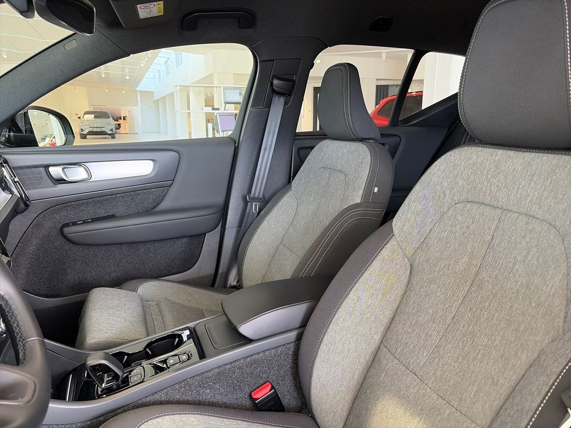 Volvo XC40 2025 - miniatyr 10