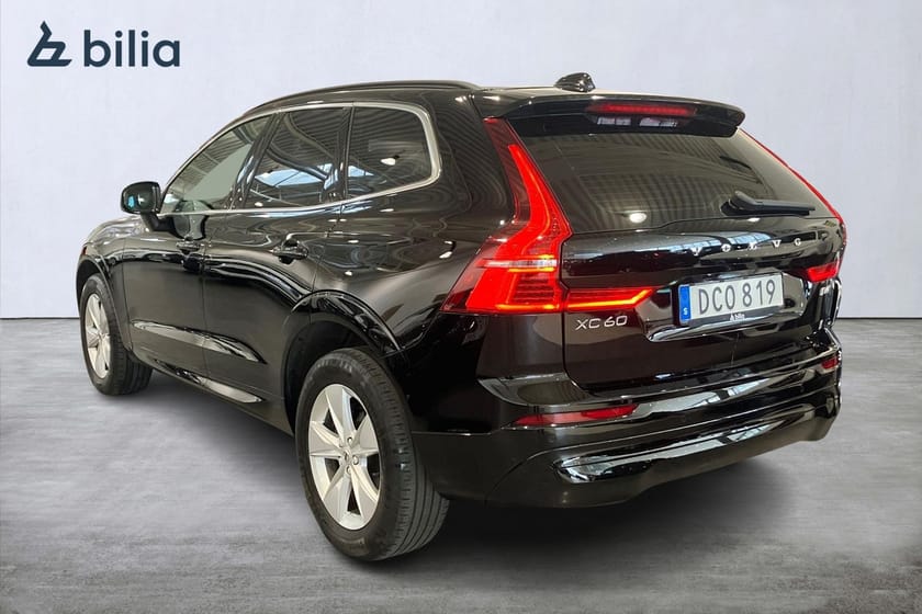 Bild 2 av Volvo XC60 B4 AWD Diesel Core Parkeringssensor fram/bak Parkeringskamera bak Programmerbar bränslevärm