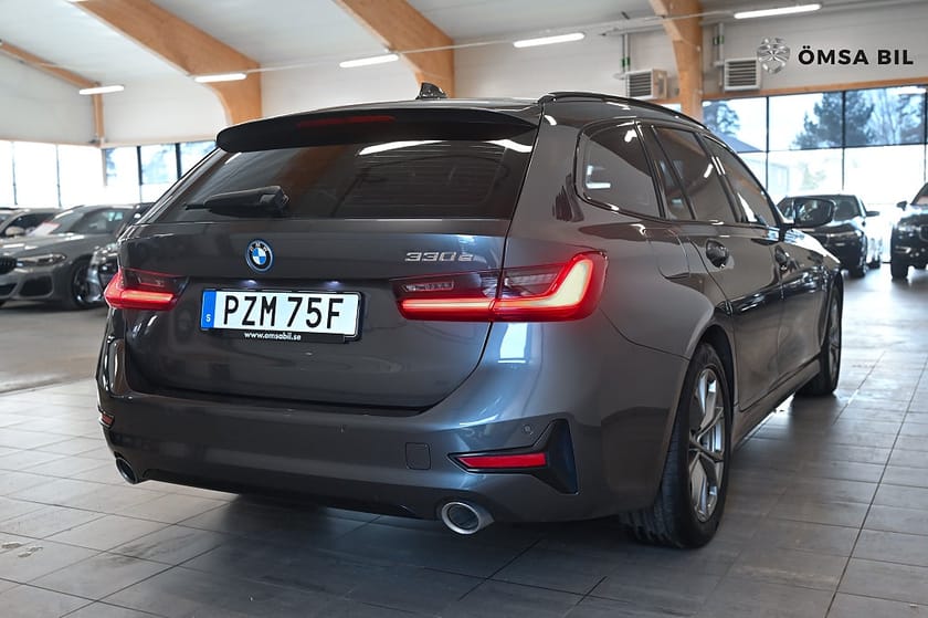Bild 4 av BMW 330e Touring Sport Line Navi Carplay 292hk