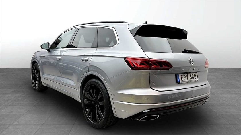 Bild 5 av Volkswagen Touareg 3.0 V6 R Line Drag Luftfj Pano Head-Up Värmare DYNAUDIO