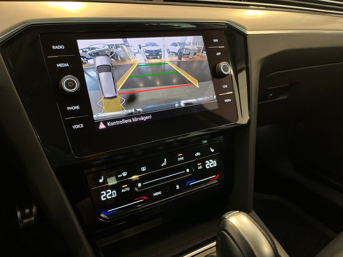 Volkswagen Passat 2023 - miniatyr 18