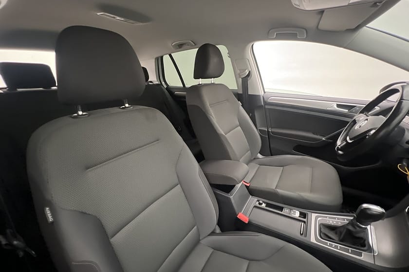 Bild 4 av Volkswagen Golf 1.2 TSI 105hk Masters Sensorer 2 Brukare