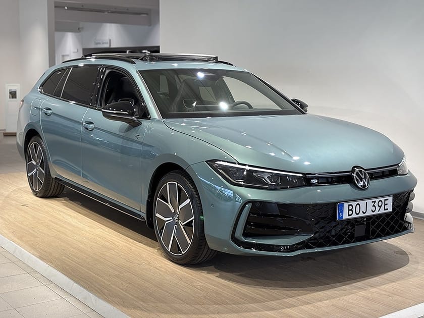 Bild 1 av Volkswagen Passat Variant eHybrid e-Hybrid 272hk DSG6 R-LINE / LAGERBIL