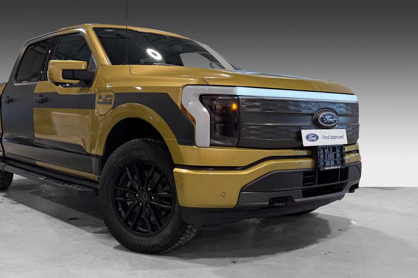 Bilde 3 av Ford F-150 Lightning Standard Range 98 kWh Lariat | FOLIERT | 2 SETER VAREBIL