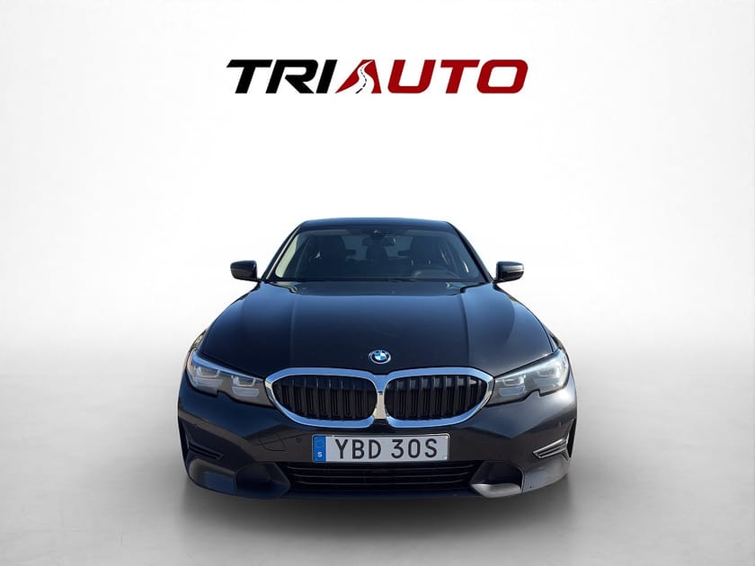 Bild 2 av BMW 330e xDrive Sedan 330e Plug In 292hk MOMS M-ratt Kamera Drag HiFi
