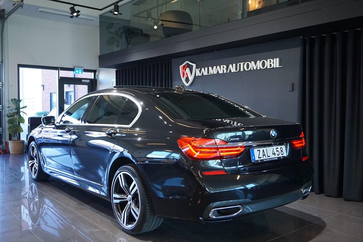 BMW 7-serie 2018 - miniatyr 6