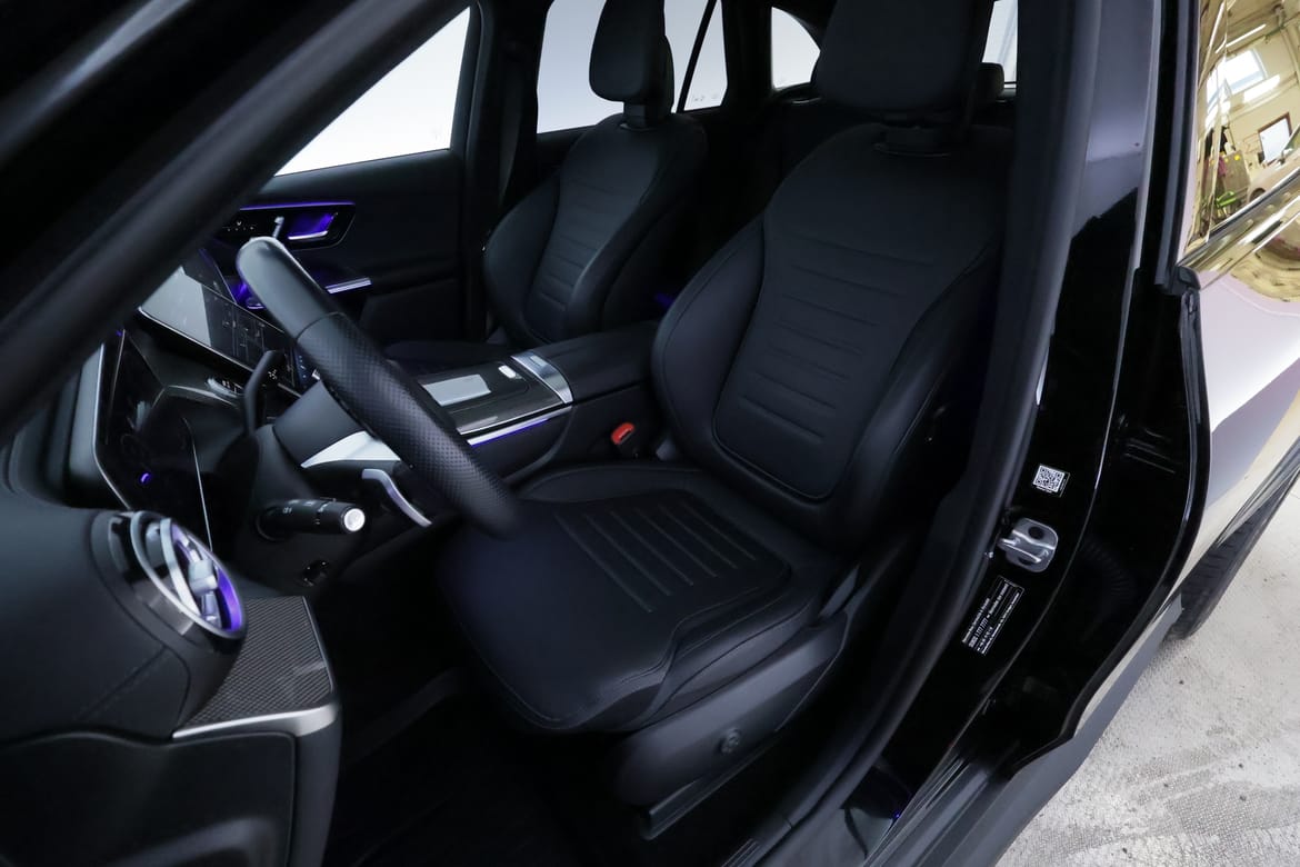 Mercedes-Benz GLC 2023 - miniatyr 12