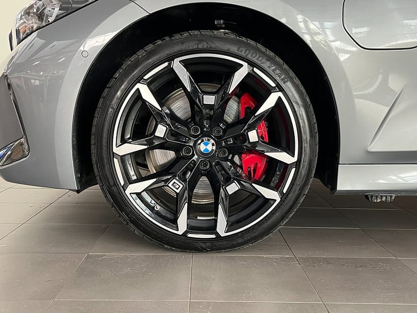 Bild 4 av BMW 330e xDrive Sedan 4,95 ränta M Sport Pro H/K Drag Rattvärme