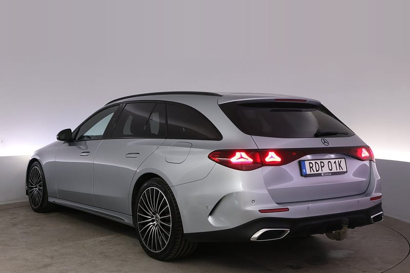 Bild 4 av Mercedes-Benz E 300 T e AMG Drag Pano Burmester Elstol BSM