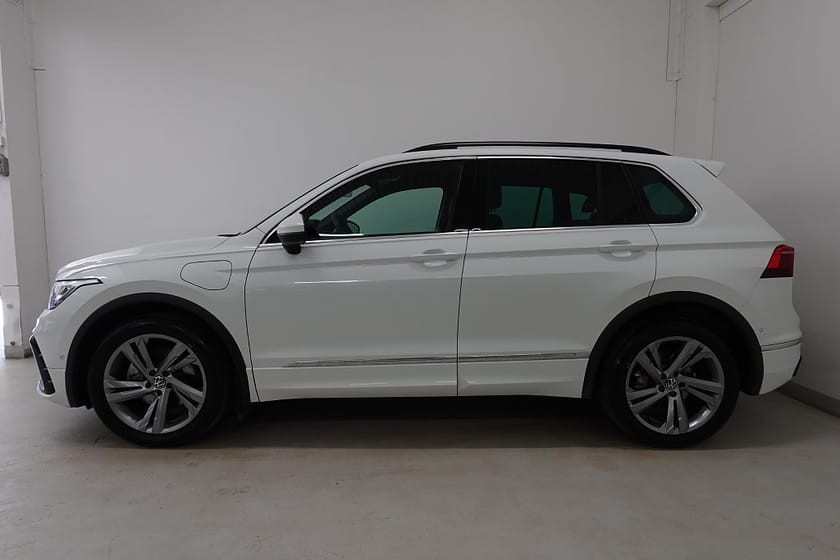 Bild 3 av Volkswagen Tiguan eHybrid 1.4 TSI ACT OPF R-Line Cockpit Drag Adap-F