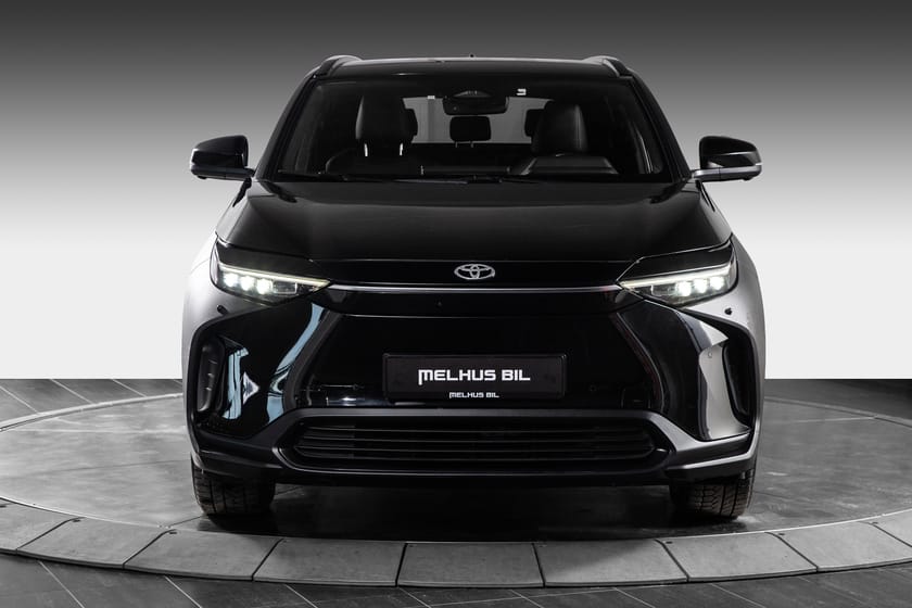Bilde 2 av Toyota bZ4X Active Tech 2024 – AWD | Sort | Velutstyrt