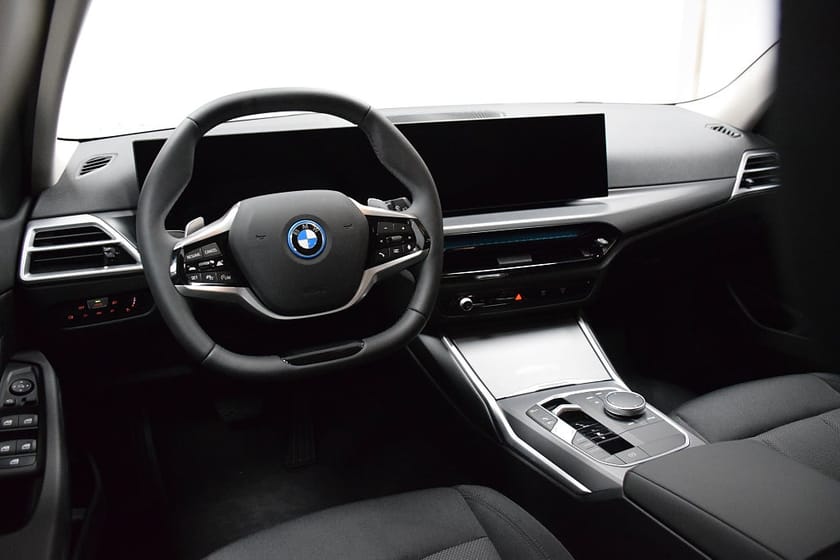 Bild 2 av BMW 330e xDrive Touring | Rattvärme | Dragkrok