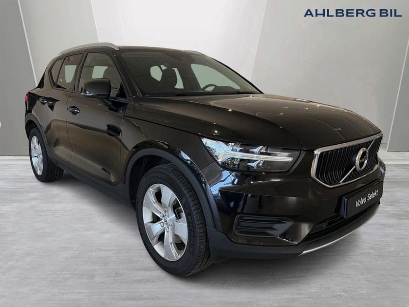 Bild 1 av Volvo XC40 B4 II FWD Bensin MomAdv NaviPro Edt, Lastpaket, Dragkrok Halvautomatisk, Panoramaglastak, Parkeringskamera Bak, Navigation