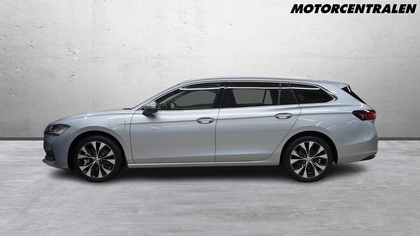 Bild 3 av Škoda Superb iV Combi L&K 1,5 TSI 204HK/Panoramaglastak/HeadUp