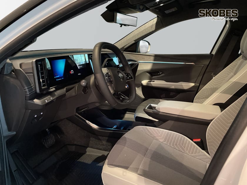 Bild 5 av Renault Scénic E-TECH evolution+ lagerbilar