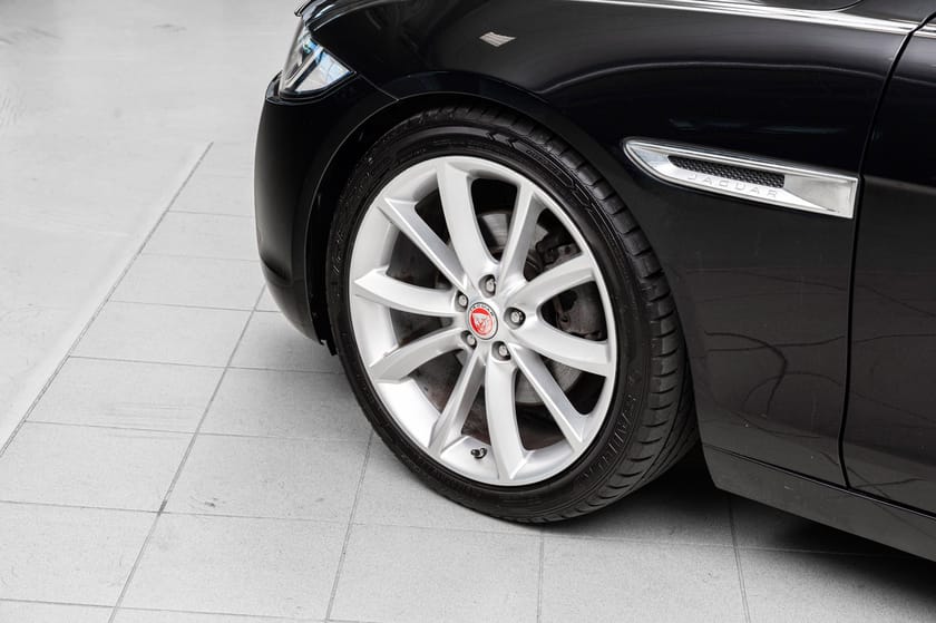 Bilde 5 av Jaguar XE 20d / Soltak / Ryggekamera/El.stoler/DAB/EU27++