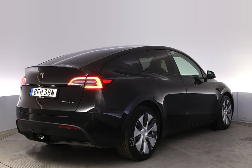 Bild 5 av Tesla Model Y Long Range AWD Uppgr. Autopilot Pano Drag