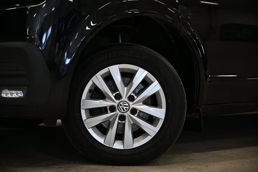 Bild 5 av Volkswagen Transporter 4Motion DSG 150HK L2|Nedlackad|LED|Drag|Värmare|Leasbar