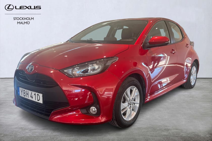 Bild 1 av Toyota Yaris Hybrid CVT 116hk Active Komfortpaket Vinterhjul Garanti till 2032