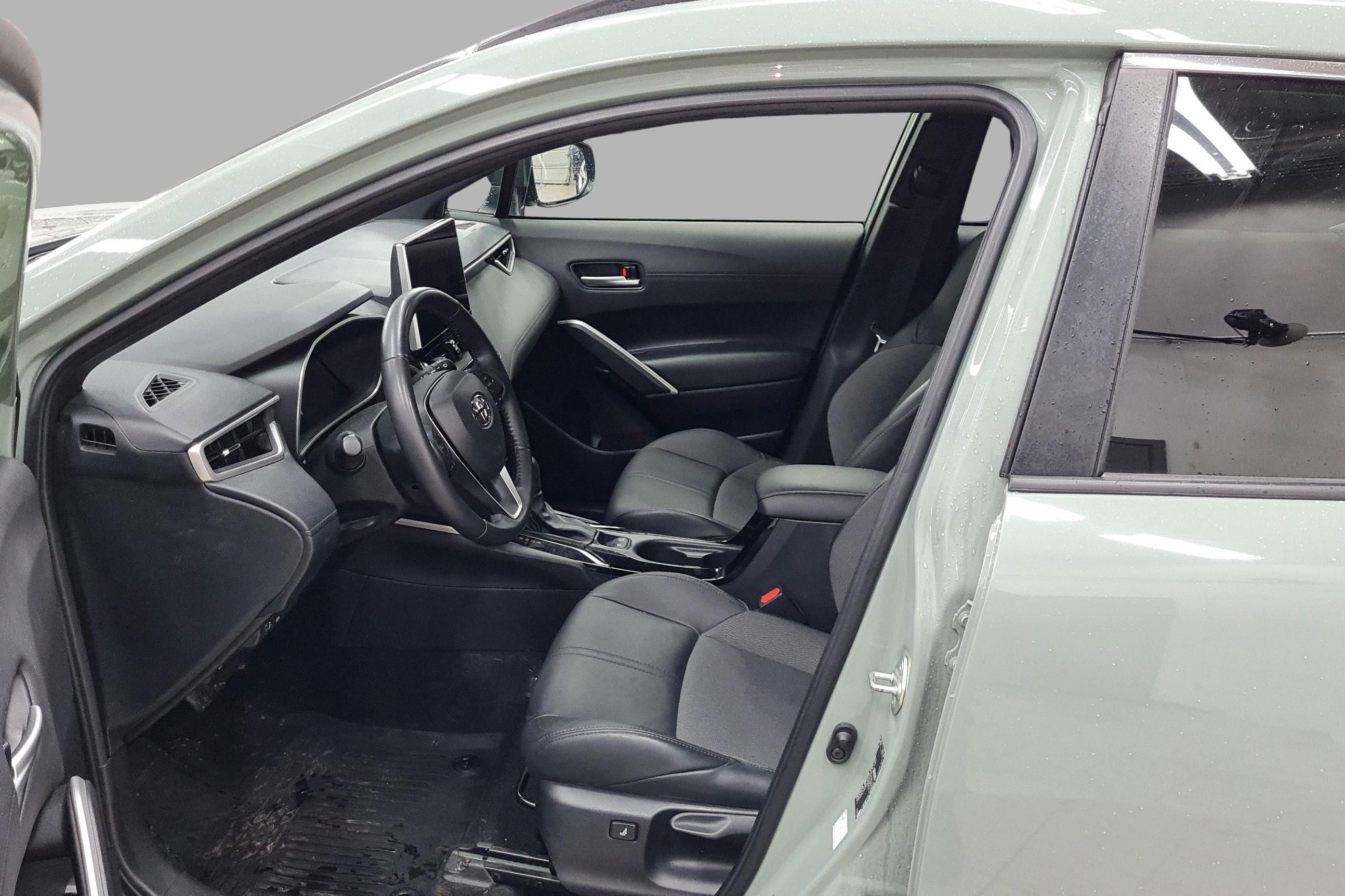 Thumnail bilde 3 av Toyota Corolla Cross Hybrid AWD-i