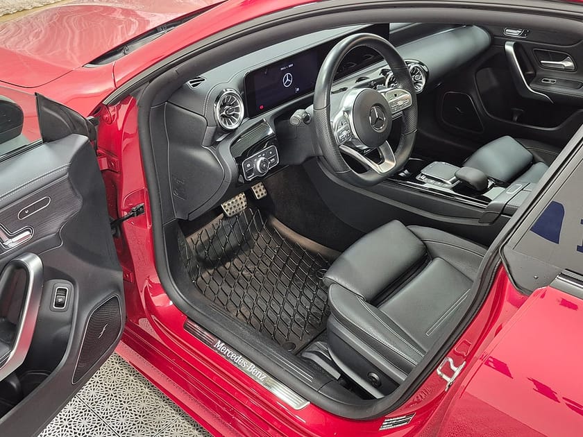 Bild 2 av Mercedes-Benz CLA 220 d 4MATIC Shooting Brake AMG 190HK 4x4 Panorama Läder
