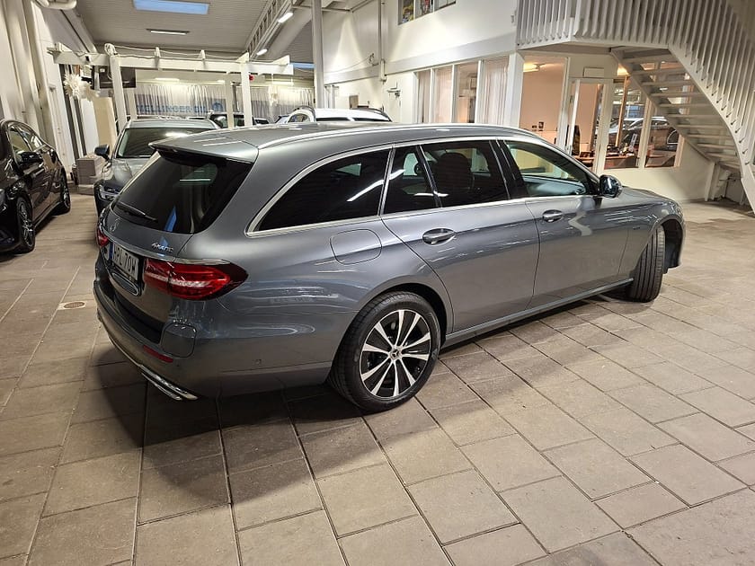 Bild 3 av Mercedes-Benz E 300 T de 4MATIC E300 de 4M 9G-Tronic Avantgarde Drag Navi