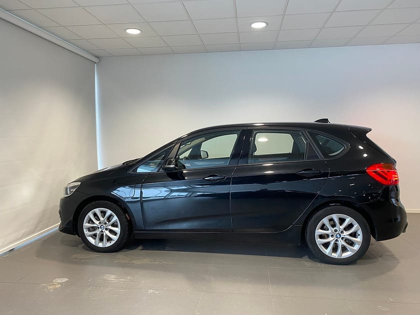 Bild 2 av BMW 225xe Active Tourer Performace Head-Up-Display Rattvärme