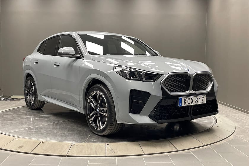 Bild 1 av BMW iX2 xDrive30 /  M Sport / Alu 19" / Drag