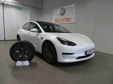 Tesla Model 3 Standard Range Plus Pano-Kamera-Skinn-SoV