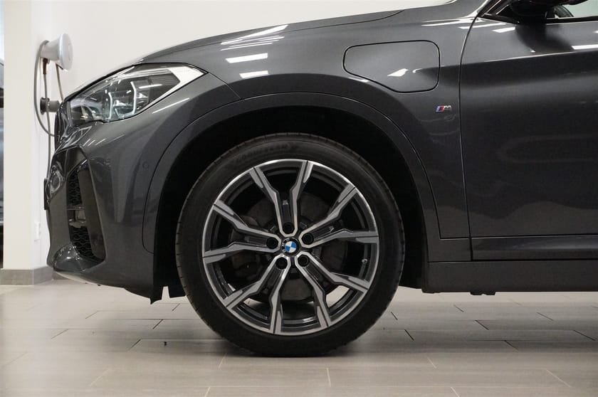 Bild 2 av BMW X1 xDrive25e M Sport Connected Parking Kamera HiFi
