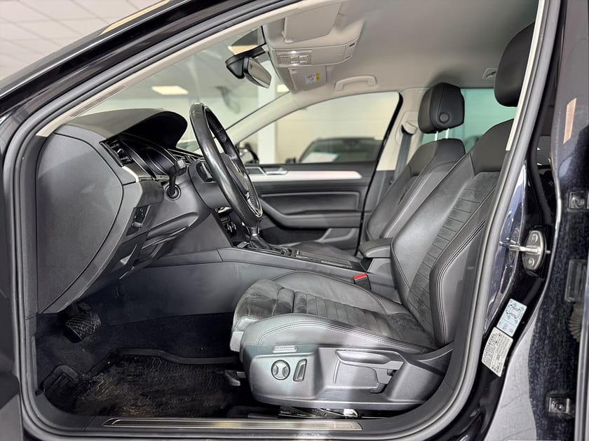 Bild 5 av Volkswagen Passat Sportscombi 2.0 TDI 4Motion GT Värm Carplay
