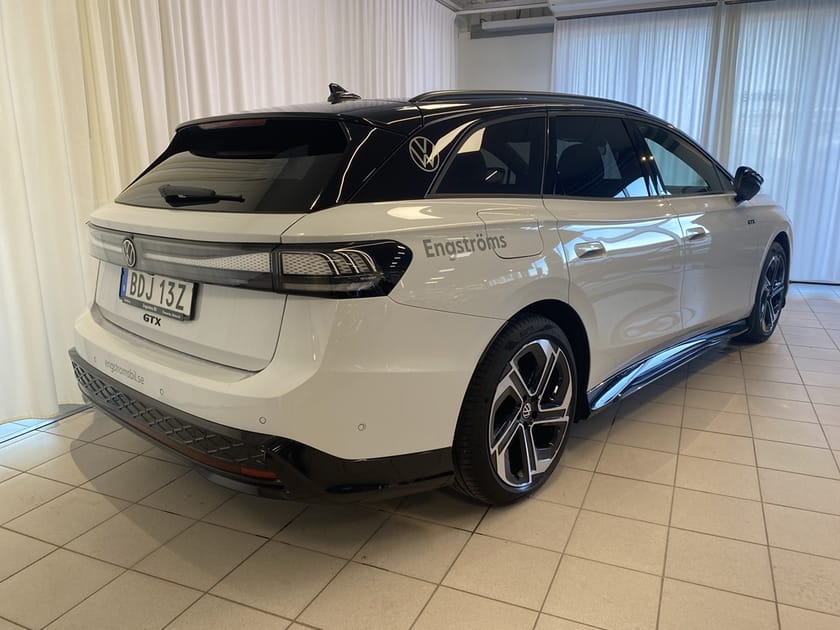 Bild 3 av Volkswagen ID.7 GTX Tourer EDITION 86 KWH 340HK Demobil