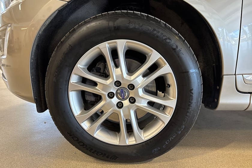 Bild 5 av Volvo XC60 D4 Summum BE PRO Panorama / B-Kamera / Keyless / Drag