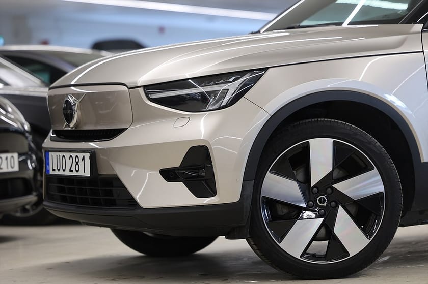 Bild 4 av Volvo XC40 Recharge Single Motor 231hk Plus Keyless B-kamera Drag