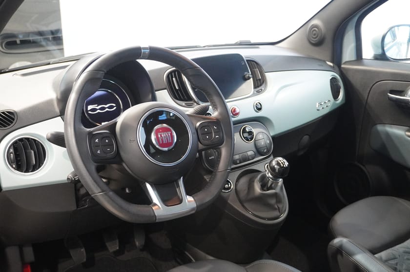 Bild 2 av Fiat 500 Hybrid Panorama Glastak Apple CarPlay PDC Låga Mil