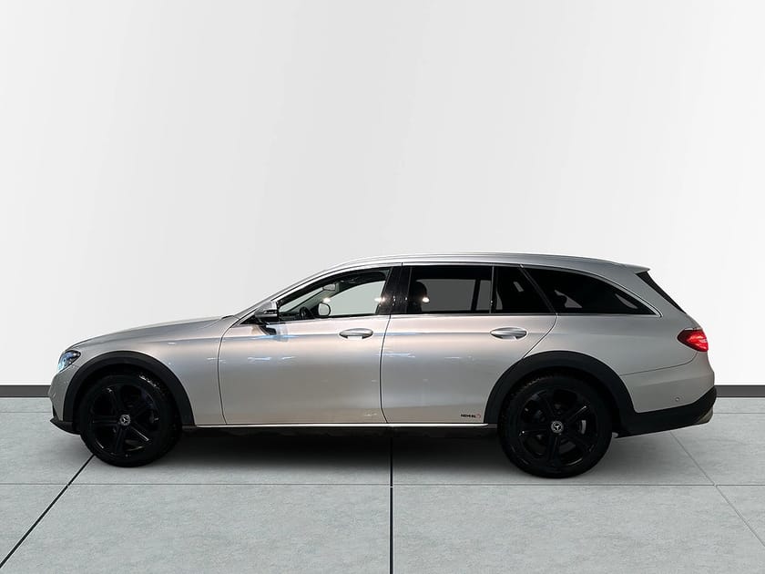 Bild 4 av Mercedes-Benz E 220 d 4MATIC All-Terrain 4M Pano Drag Dvärm Burmester 360° SoV