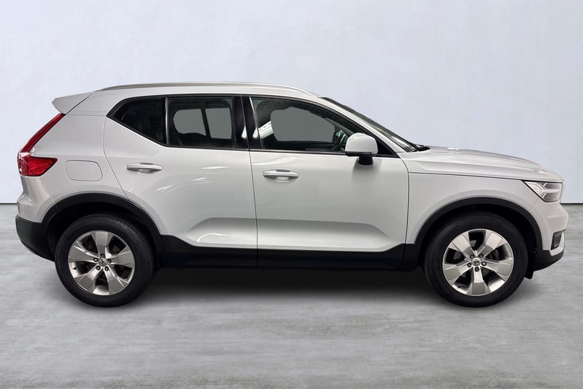 Bild 3 av Volvo XC40 D3 FWD Momentum Advanced Edition