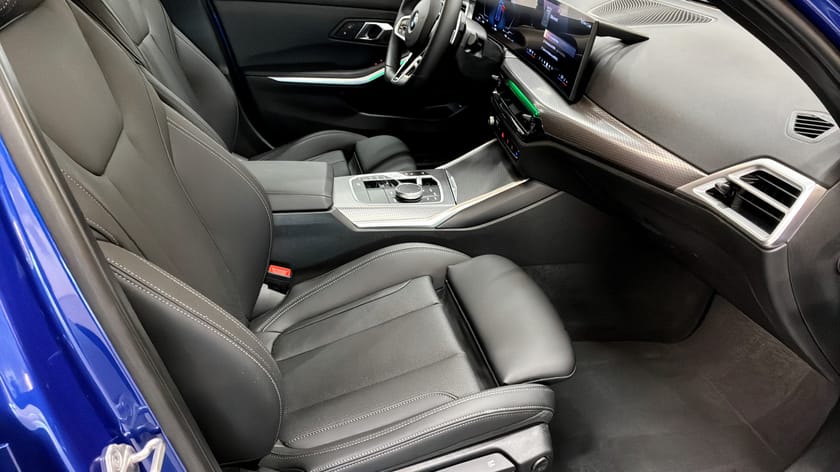 Bild 3 av BMW 320i xDrive Sedan Bensin  M-Sport Drag Sportstolar Adaptiv farth