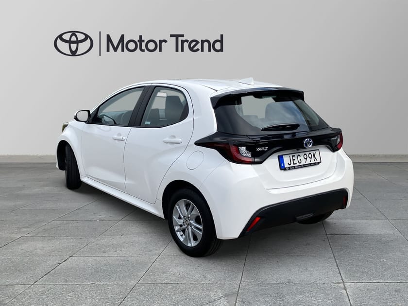 Bild 2 av Toyota Yaris Hybrid 1,5 HSD 5-D ACTIVE 2 100 MIL NYSKICK!