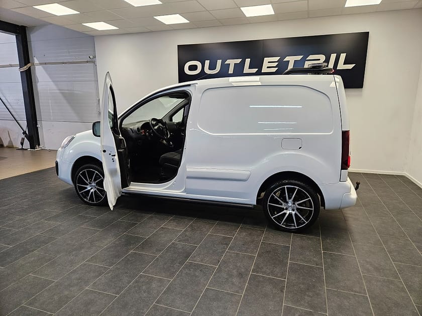 Bild 3 av Citroën Berlingo Van Increased Payload 1.6 BlueHDi 100hk Manuell Frontbåge Extraljus PDC D