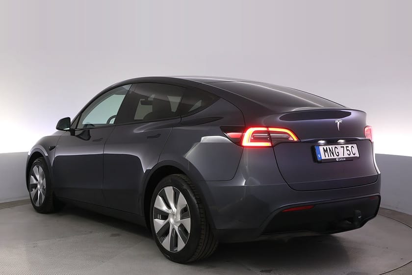 Bild 4 av Tesla Model Y Standard Range RWD Autopilot Panorama Drag