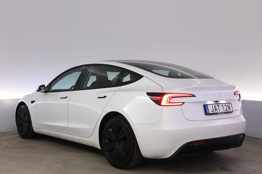 Bild 4 av Tesla Model 3 Long Range AWD Highland Autopilot Pano