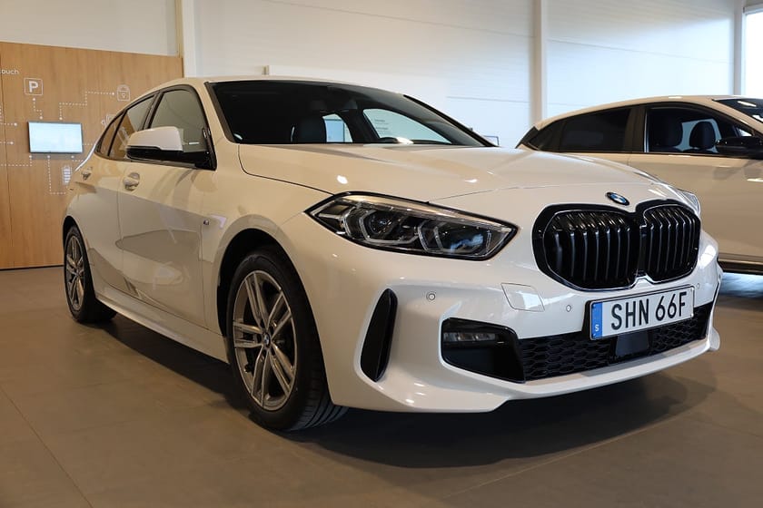 Bild 4 av BMW 118i Steptronic M Sport Navi PDC CarPlay Rattvärme Laptimer